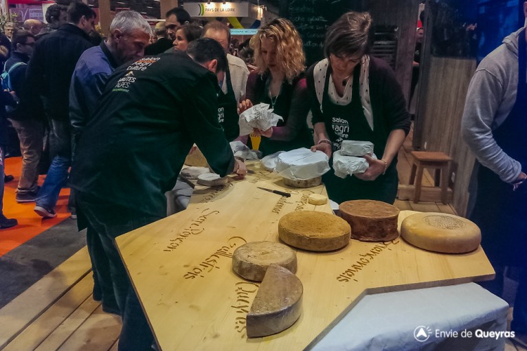plateau de fromage en cours de preparation